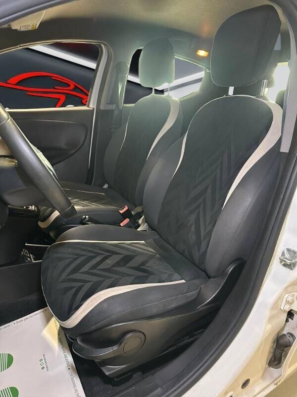 Lancia Ypsilon 1.2 69 CV 5 porte Gold(NEOPATENTATI)