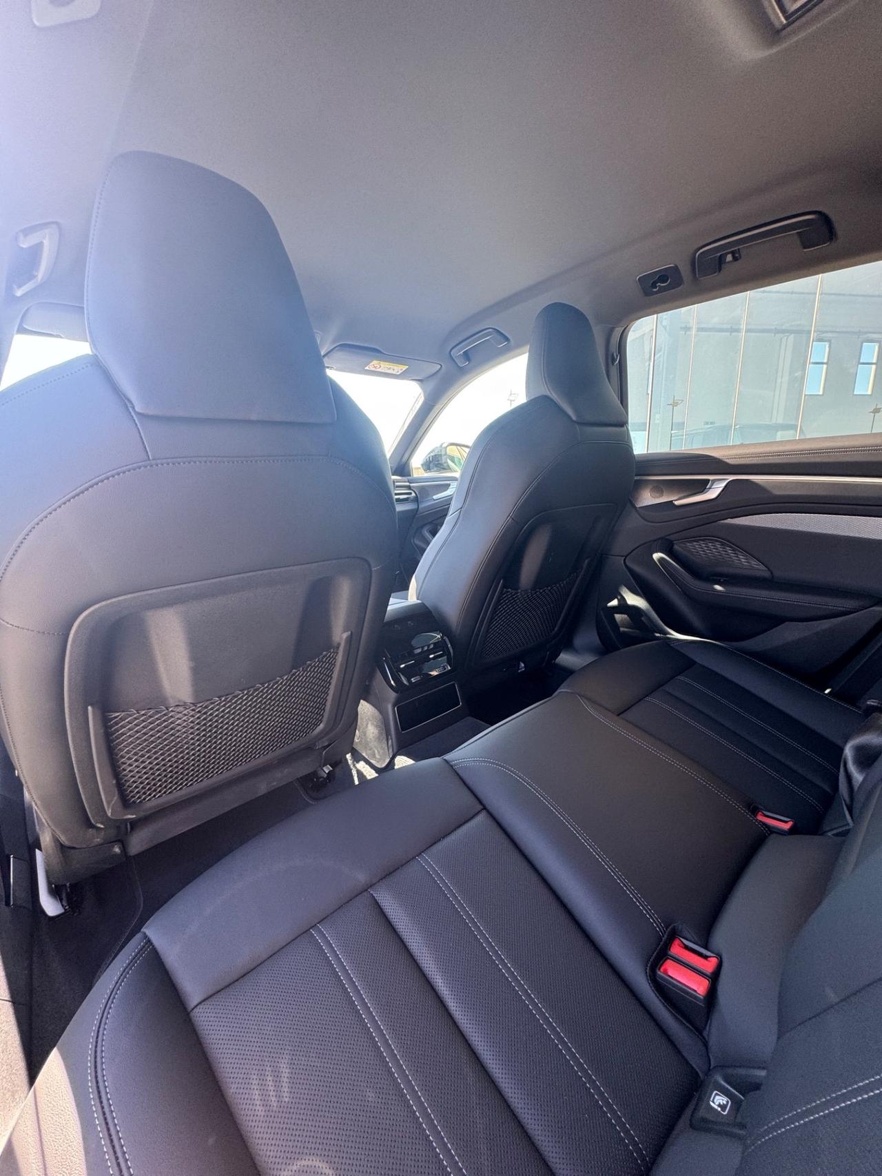 Audi A6 Avant e-hybrid 220 kW S tronic quattro line edition