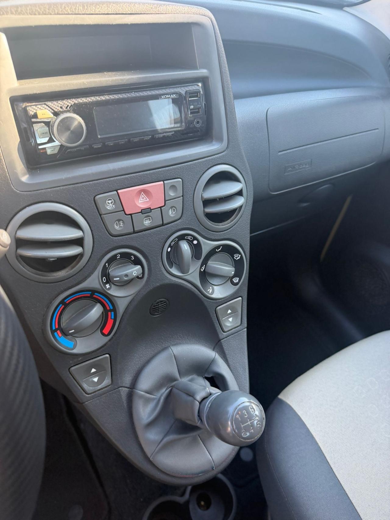 Fiat Panda 1.2 Dynamic benzina metano neopatentato
