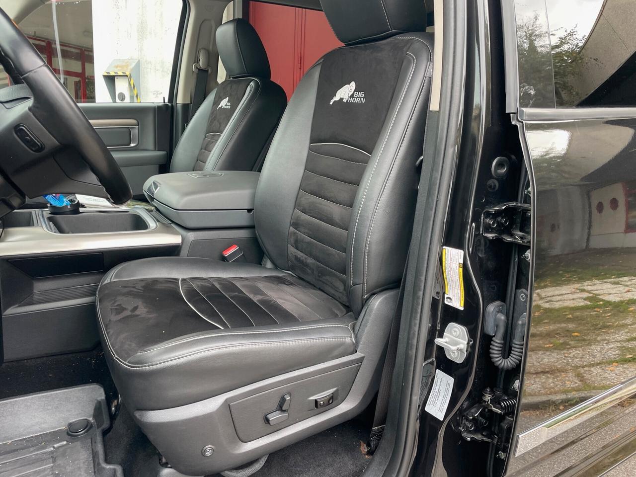 Dodge RAM 1500 5.7 V8 Crew Cab MB Longhorn at8