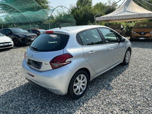 Peugeot 208 PEUGEOT 208 1.2 GPL 5 PORTE