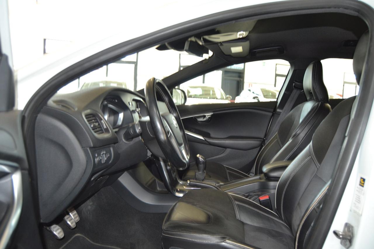 Volvo V40 D2 1.6 R-Design UniPro/Navi/Xenon/Cruse/Pelle