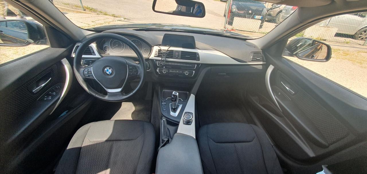 Bmw 320d Efficient Dynamics Touring Business Advantage aut.
