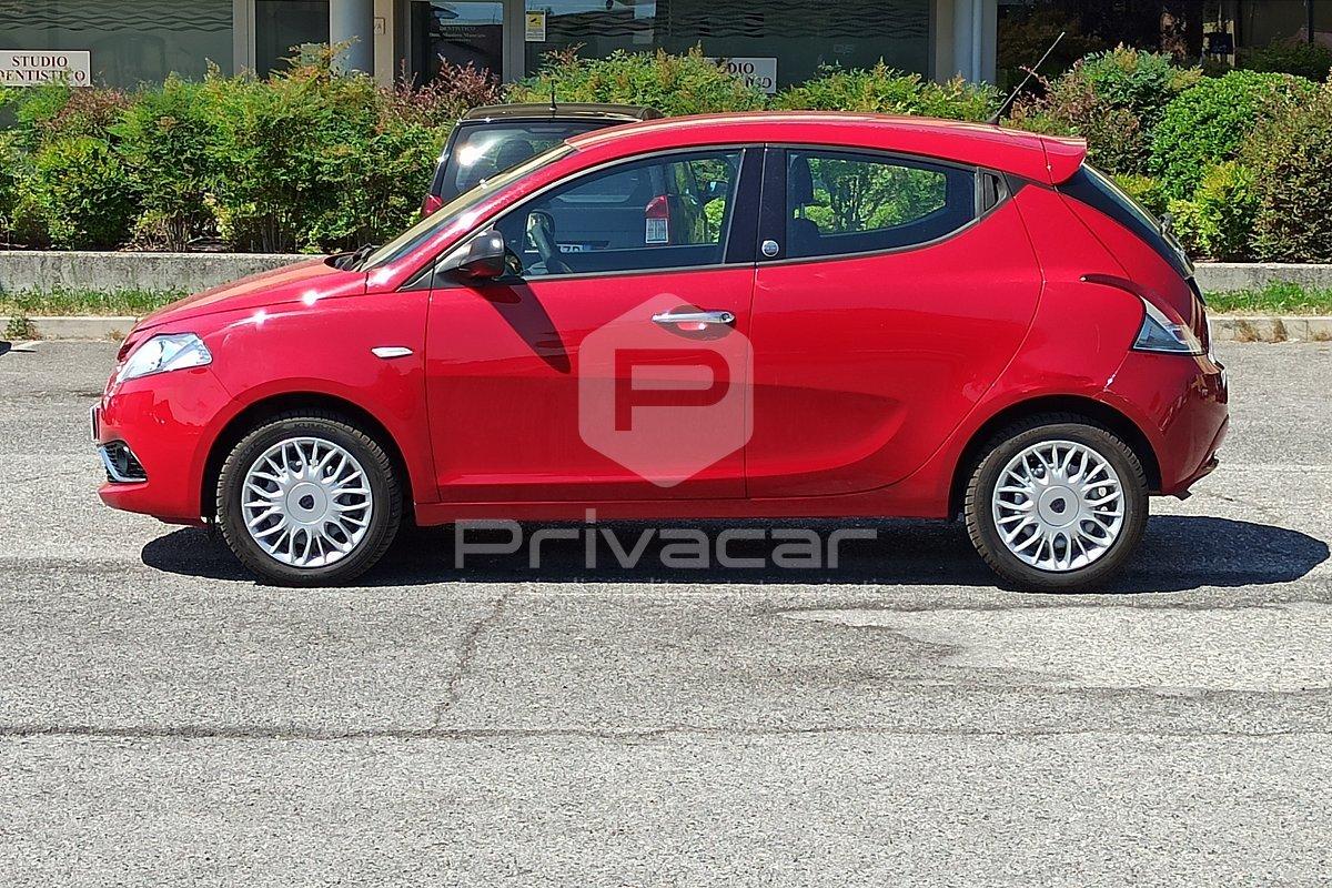 LANCIA Ypsilon 1.2 69 CV 5 porte GPL Ecochic Silver