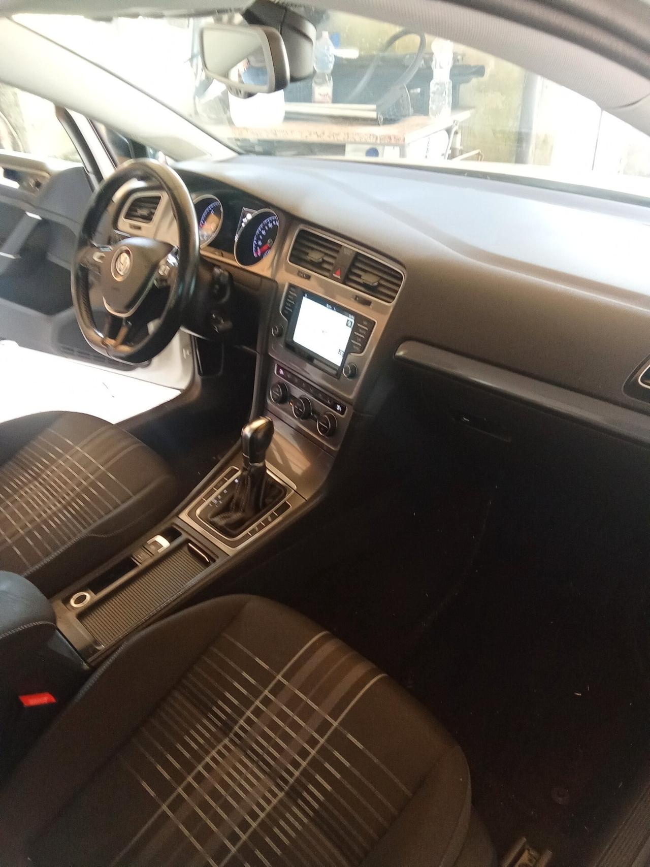 Golf Variant 1.6 TDI 110 CV DSG 12/015