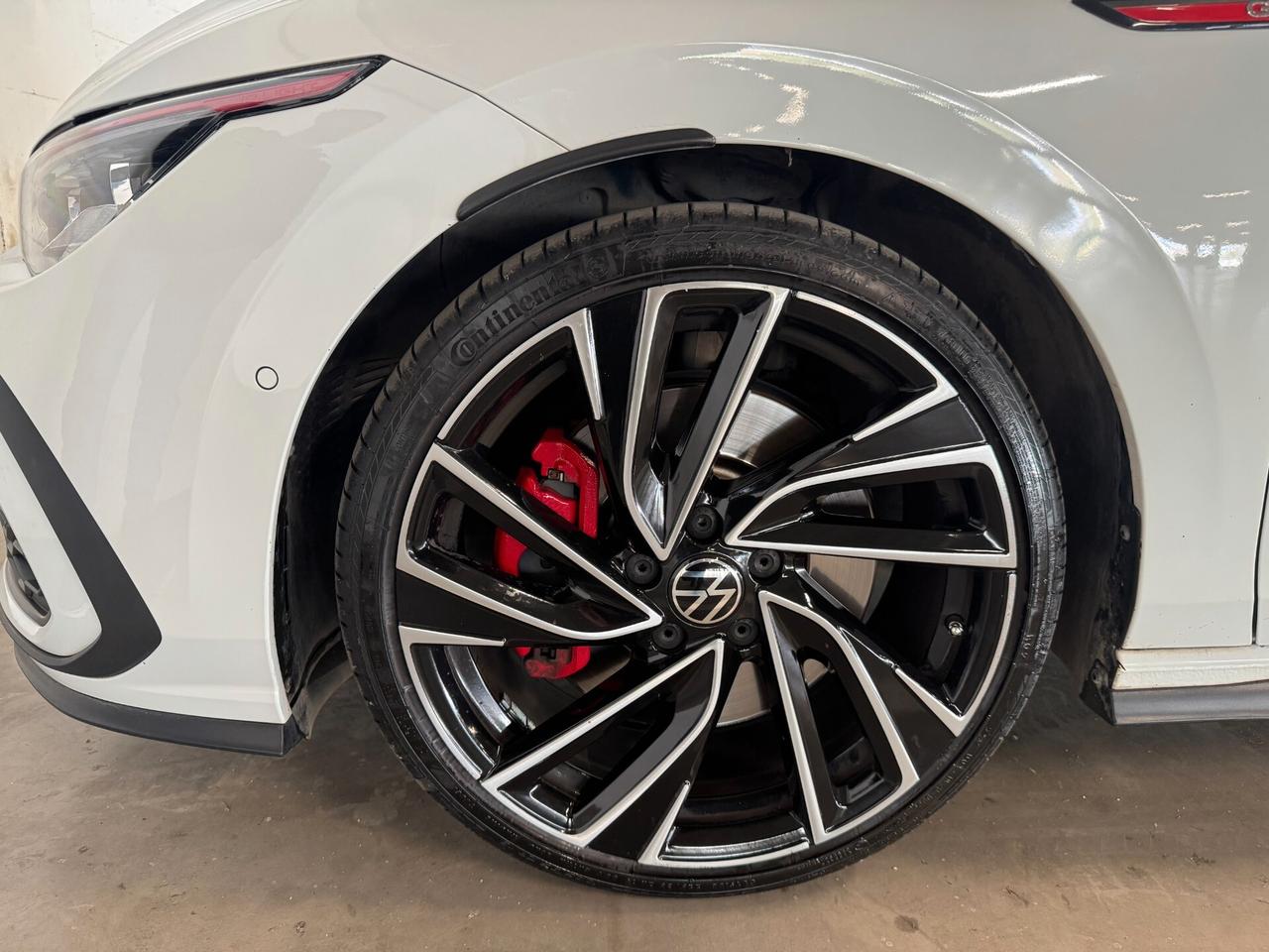 Volkswagen Golf GTI 2.0 TSI DSG