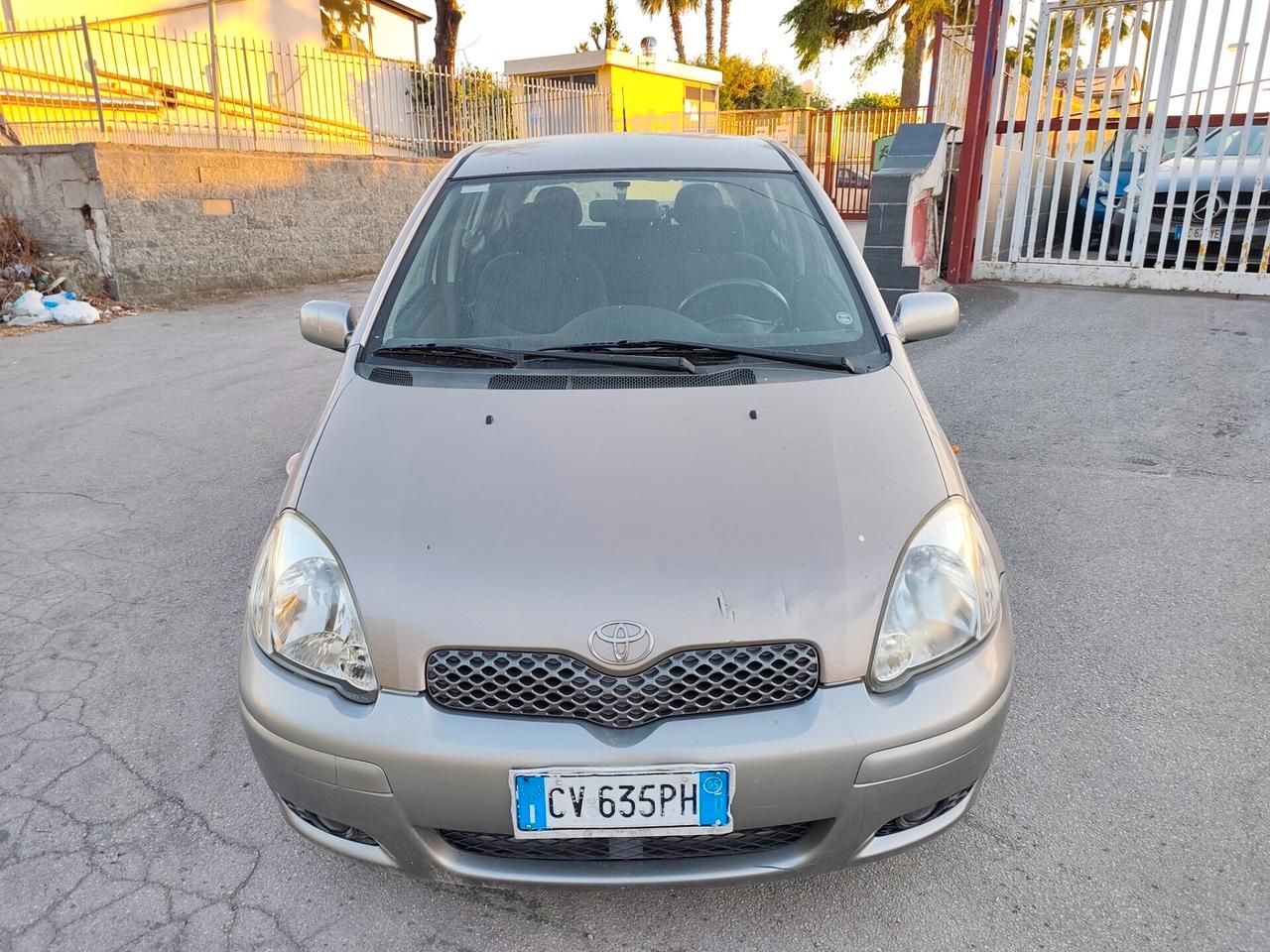 Toyota Yaris 83000KM Sol BENZINA