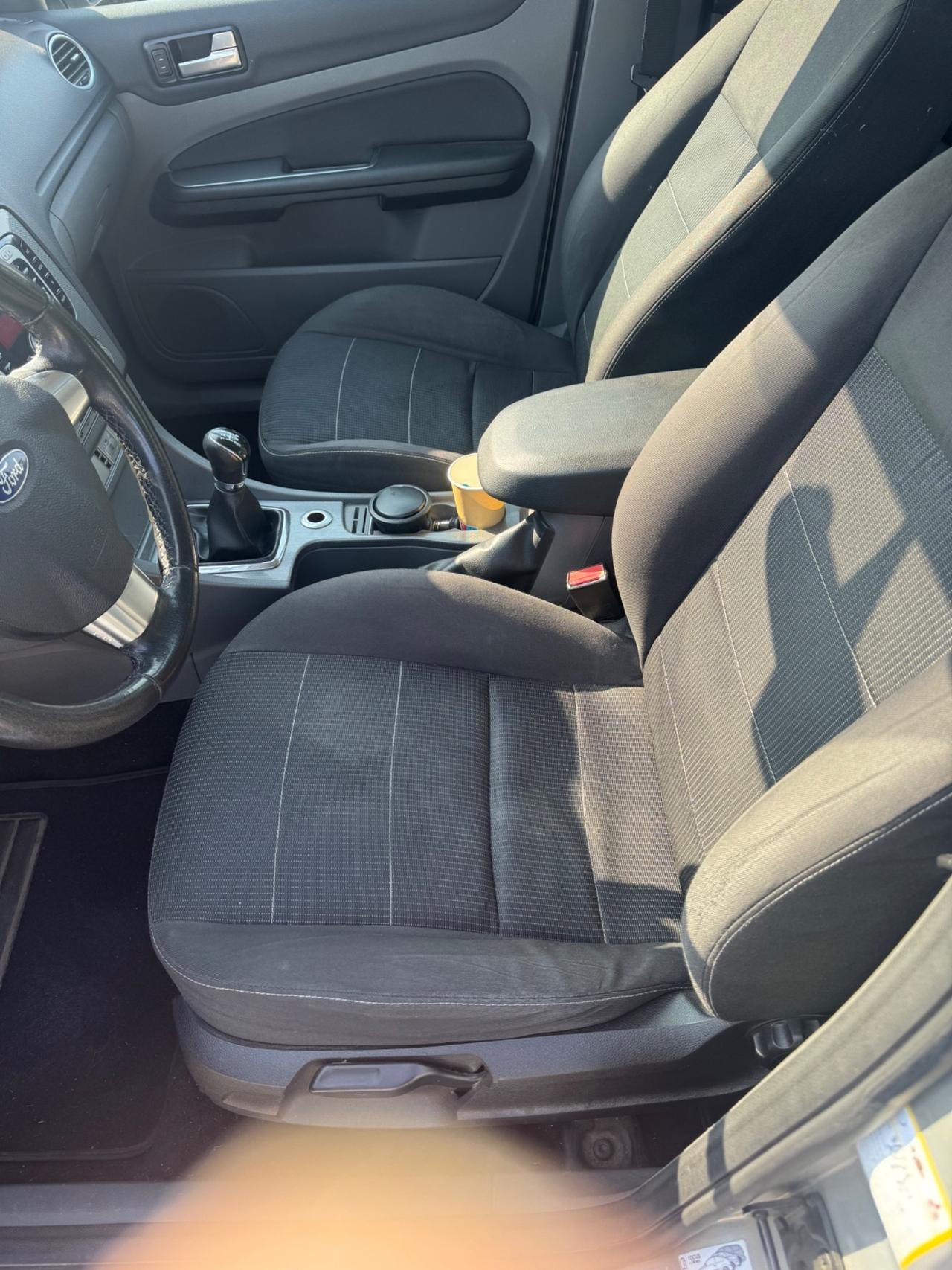 Ford Focus Focus+ 2.0 (145CV) 5p. Bz.- GPL berlina con gancio traino