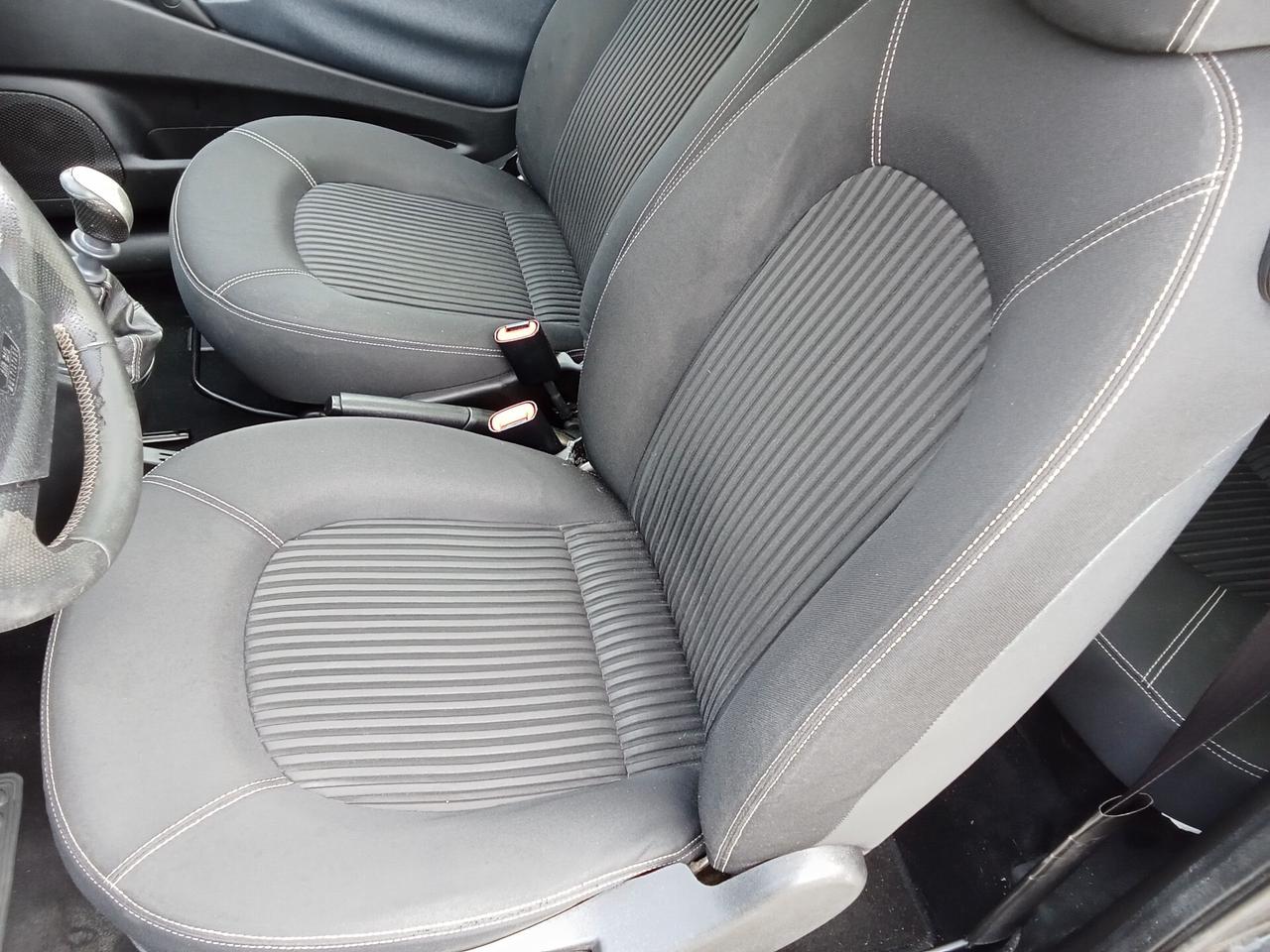 Lancia Ypsilon 1.4 16V Sport MomoDesign