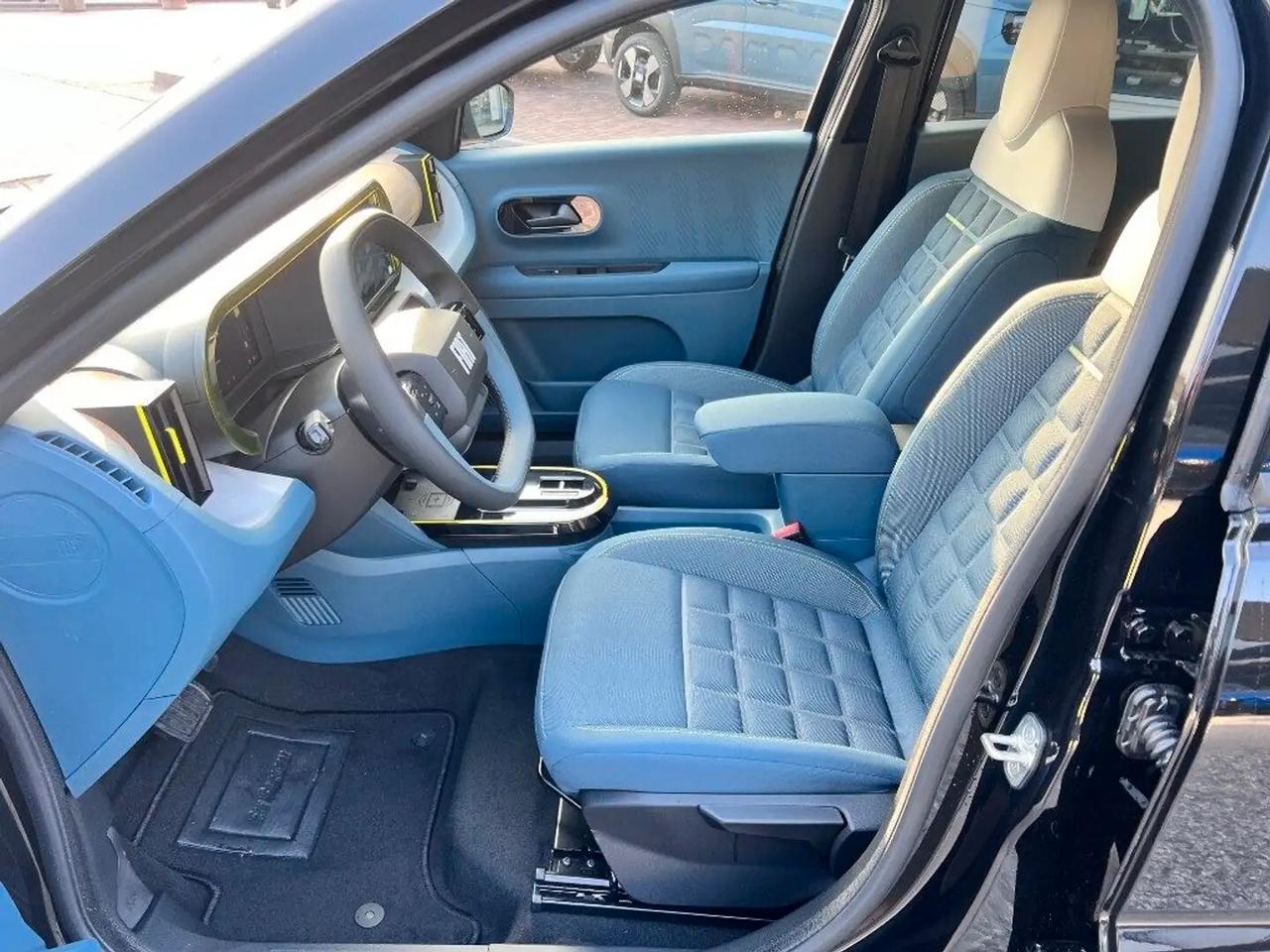 NUOVA FIAT GRANDE PANDA 1.2 Hybrid 110cv La Prima edct