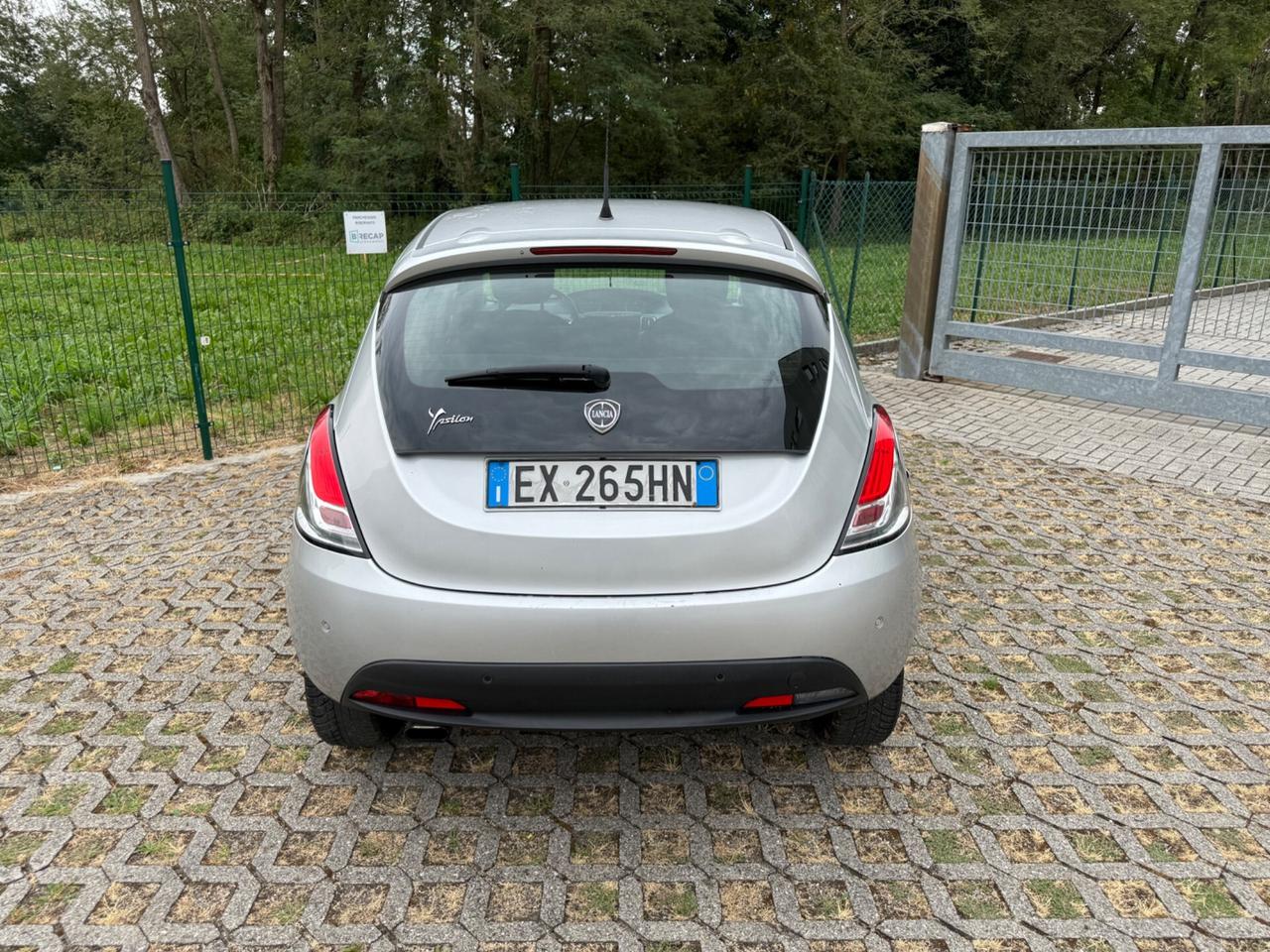 Lancia Ypsilon 0.9 TwinAir 85 CV 5P S&S DFN Automatik Platinum