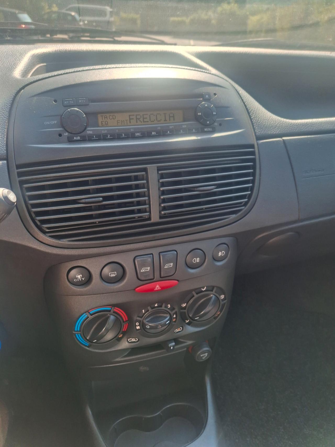 Fiat Punto 1.2 benzina per neopatentati solo 102 mila km