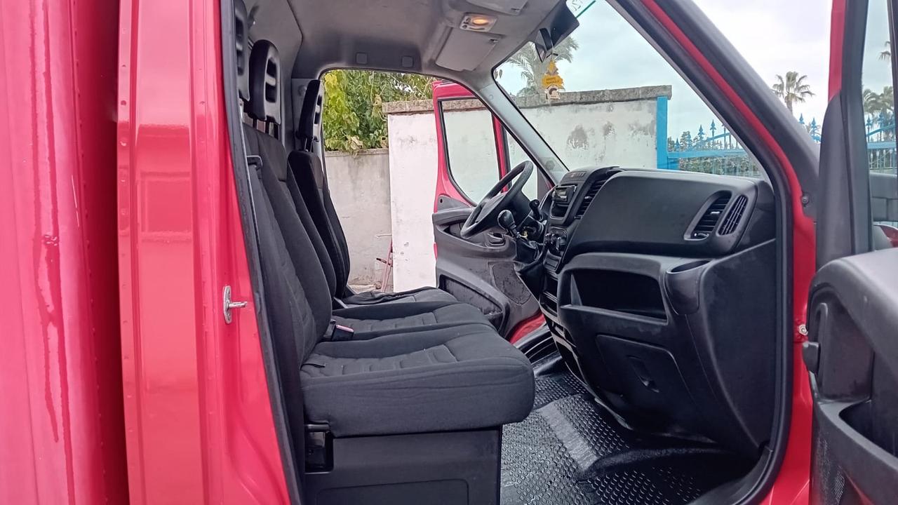 Iveco Daily 35-13-2.3 mjt box alluminio-2015