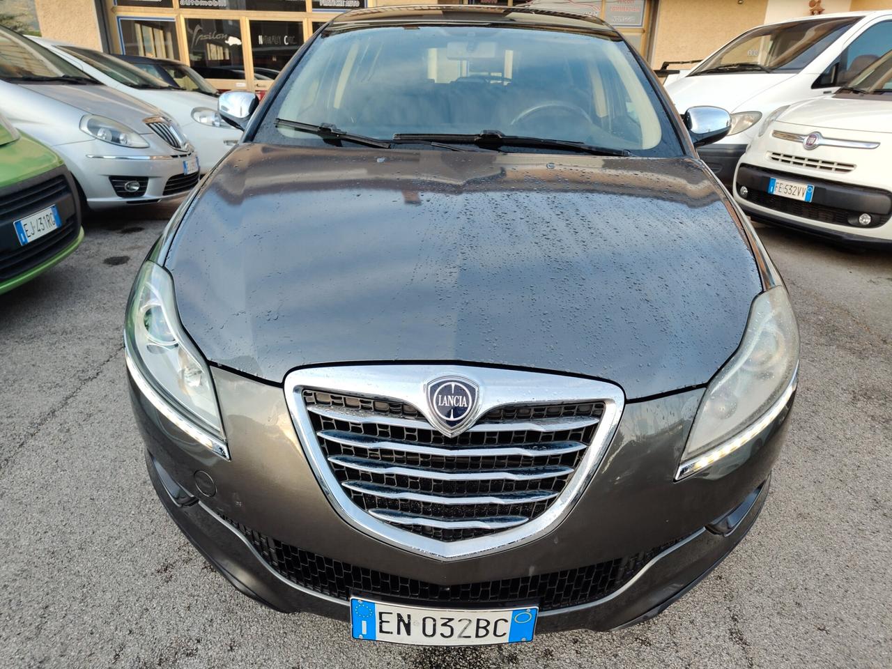 Lancia Delta 1.6 MJT DPF 105 CV Silver