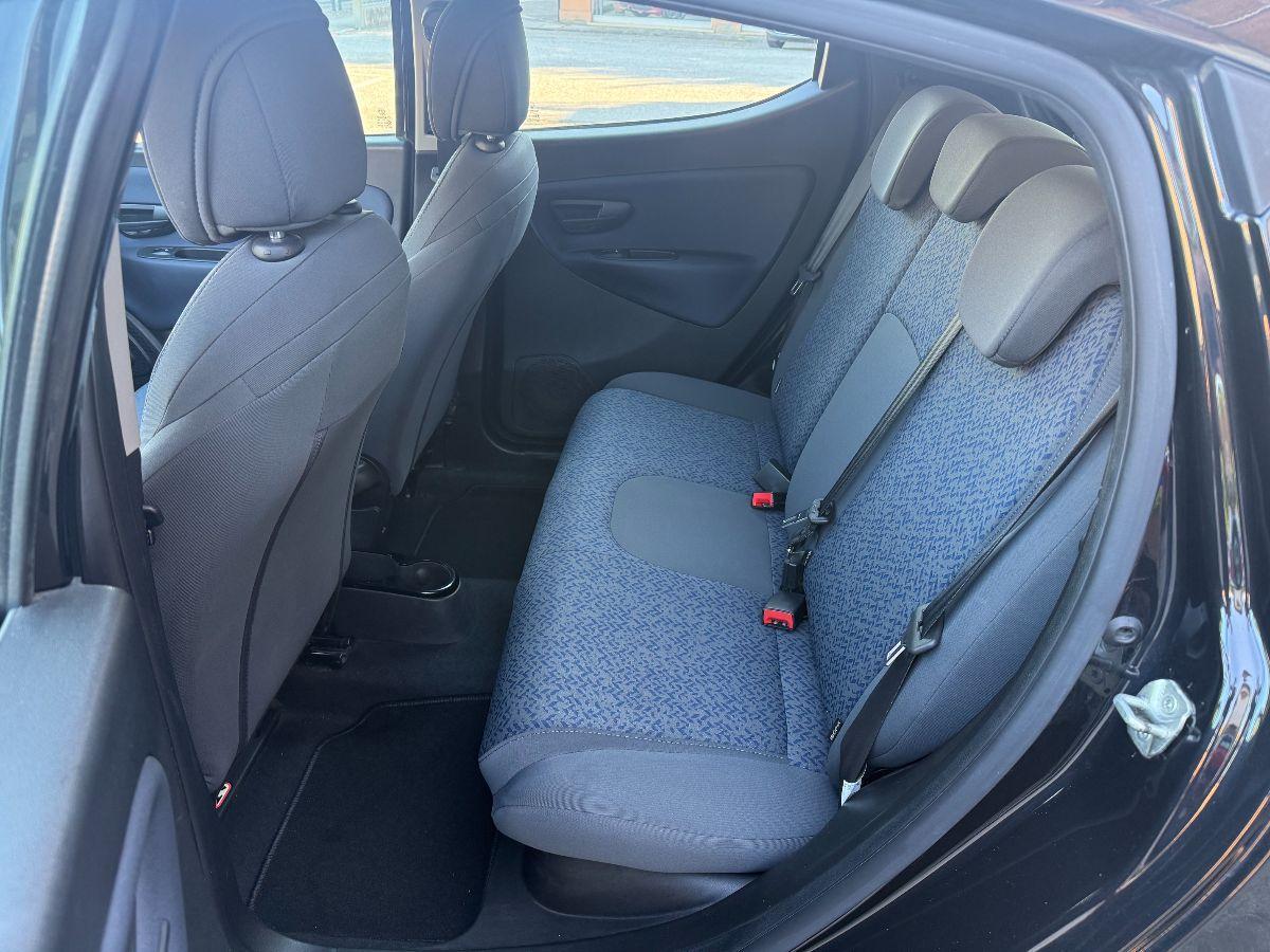 LANCIA - Ypsilon - 1.0 FireFly 5p.S&S Hyb. Platino