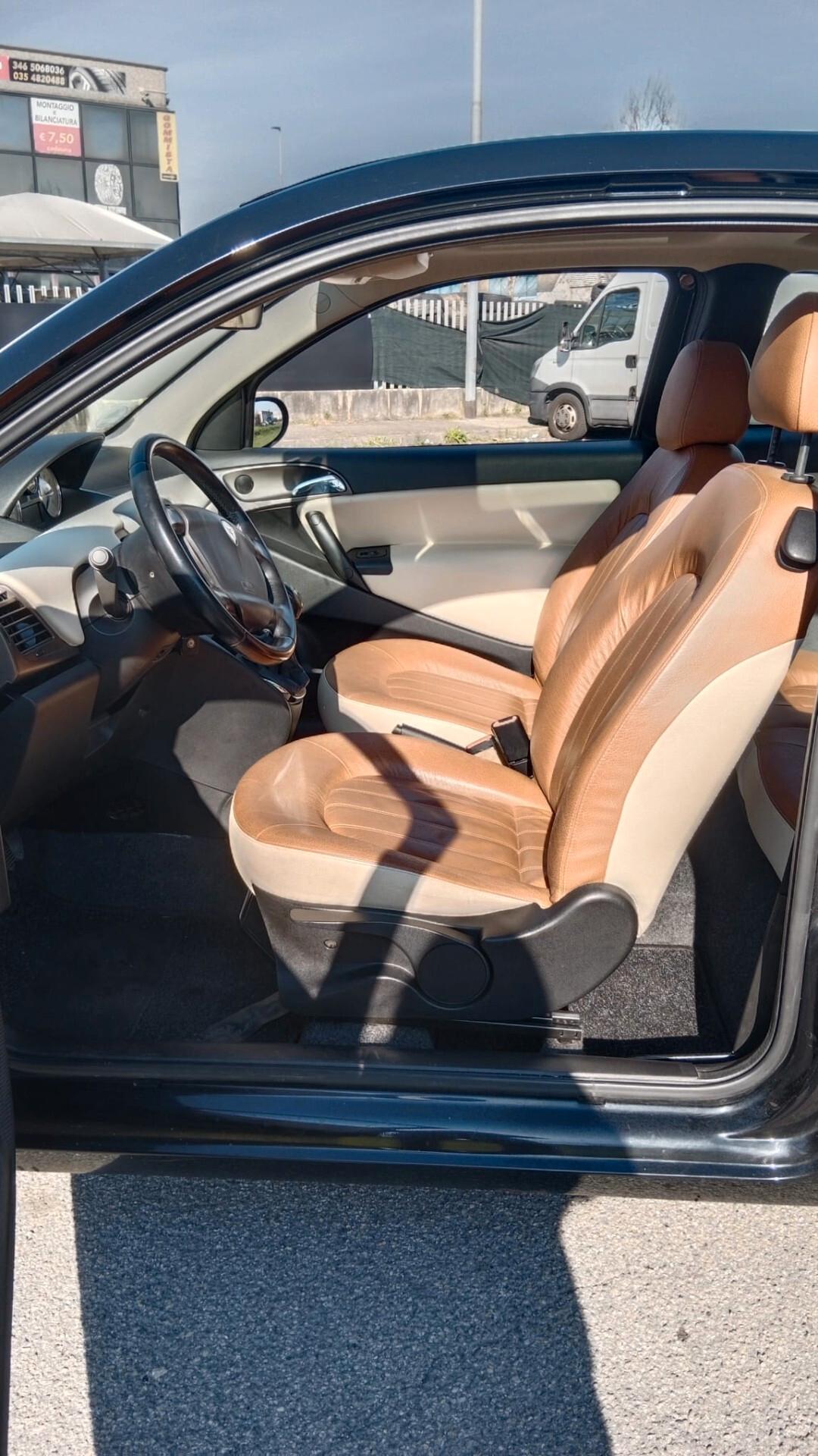 Lancia Ypsilon 1.4 16V Oro