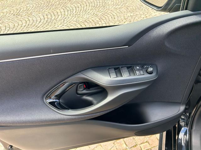 TOYOTA Yaris 1.5 130 Hybrid 5 porte Lounge km0