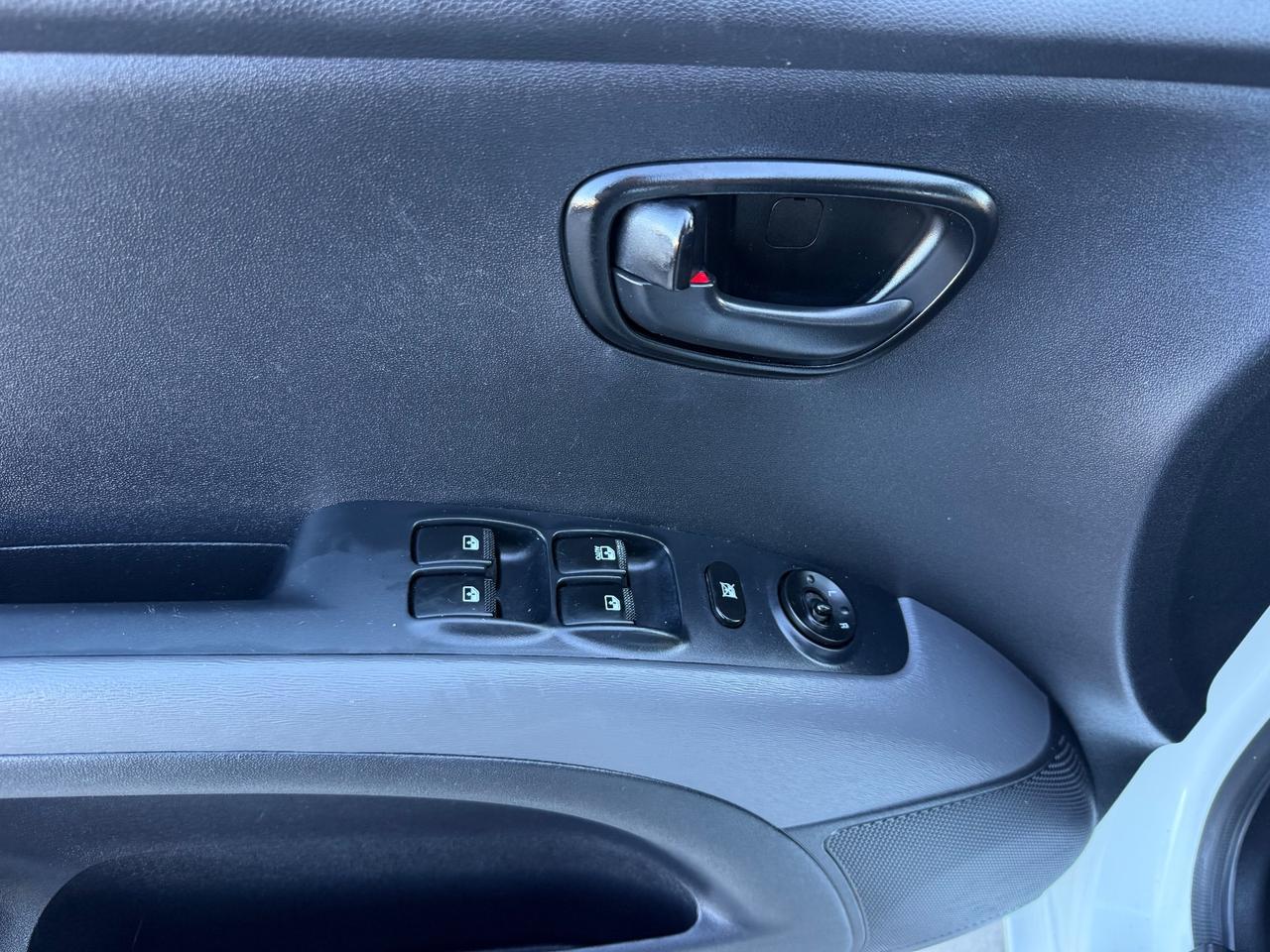 Hyundai i10 1.1 Cambio Automatico