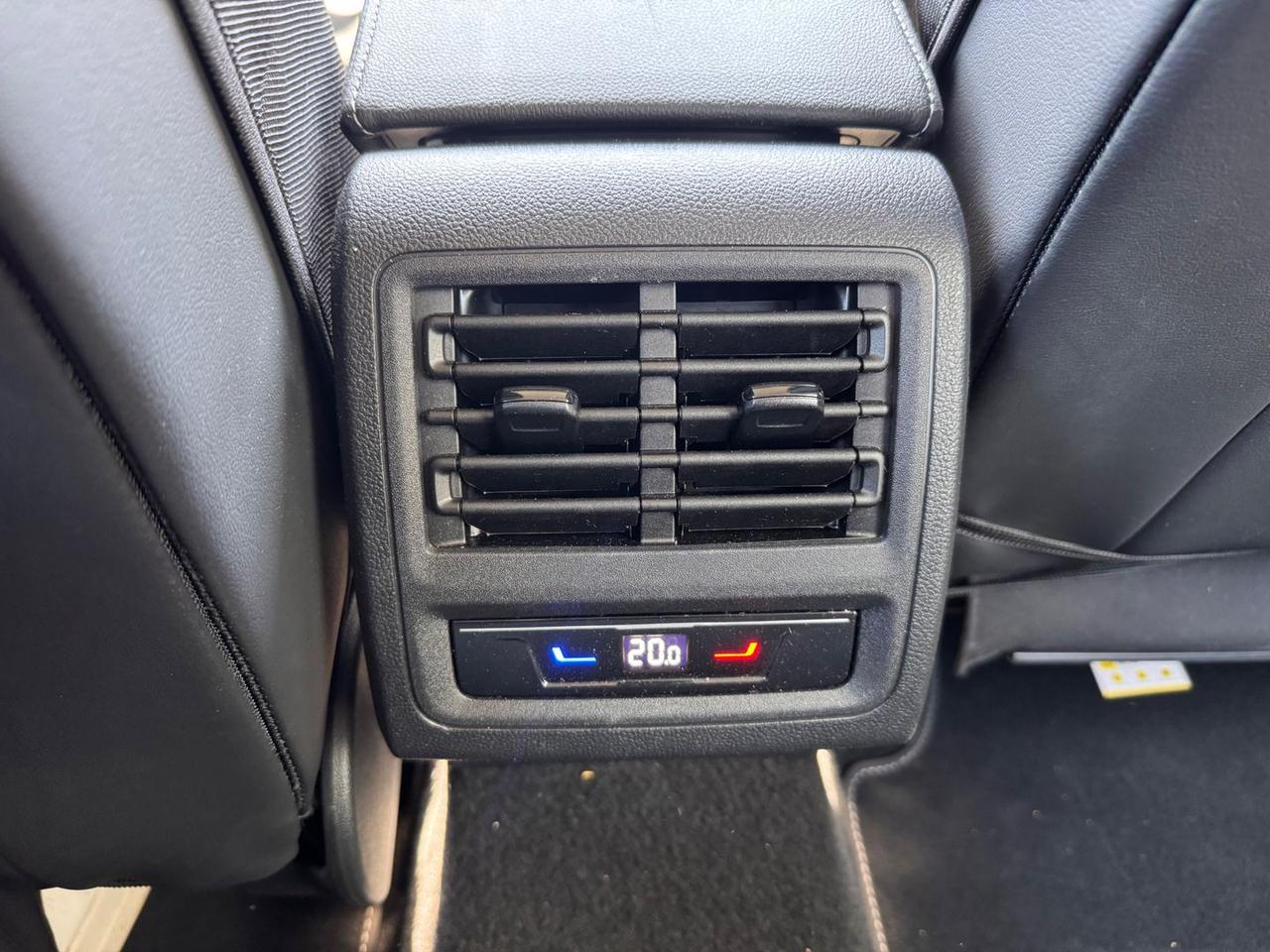 Volkswagen Golf Style 2.0 TDI #11233