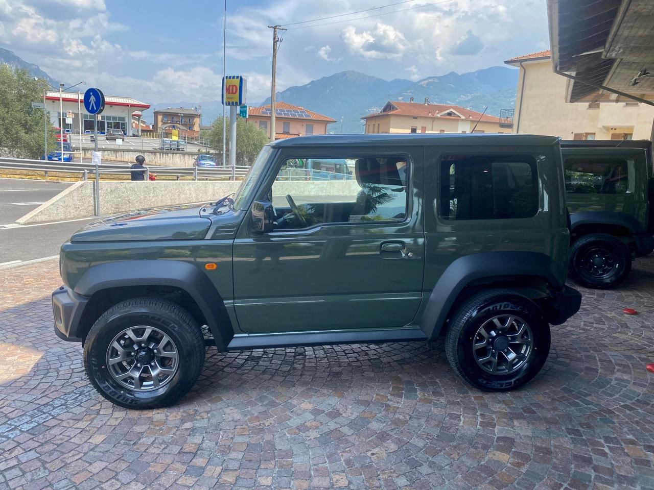 Suzuki Jimny 1.5 5MT Top 4 POSTI
