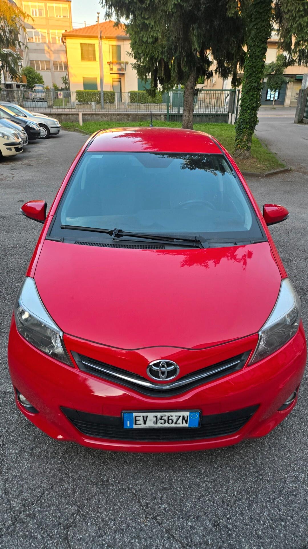 Toyota Yaris 1.0 5 porte Lounge