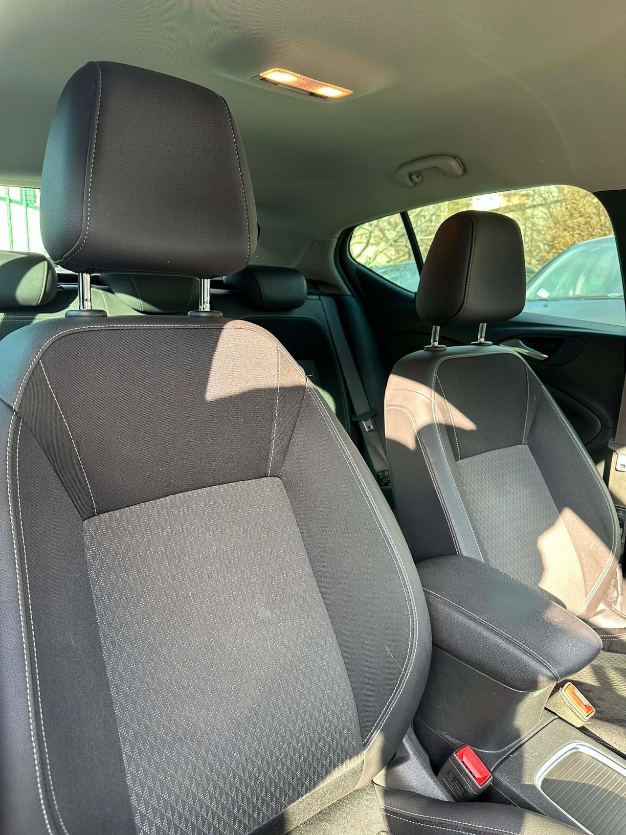 Opel ASTRA PREMIUM KMCERT GARANZ UNICOPR