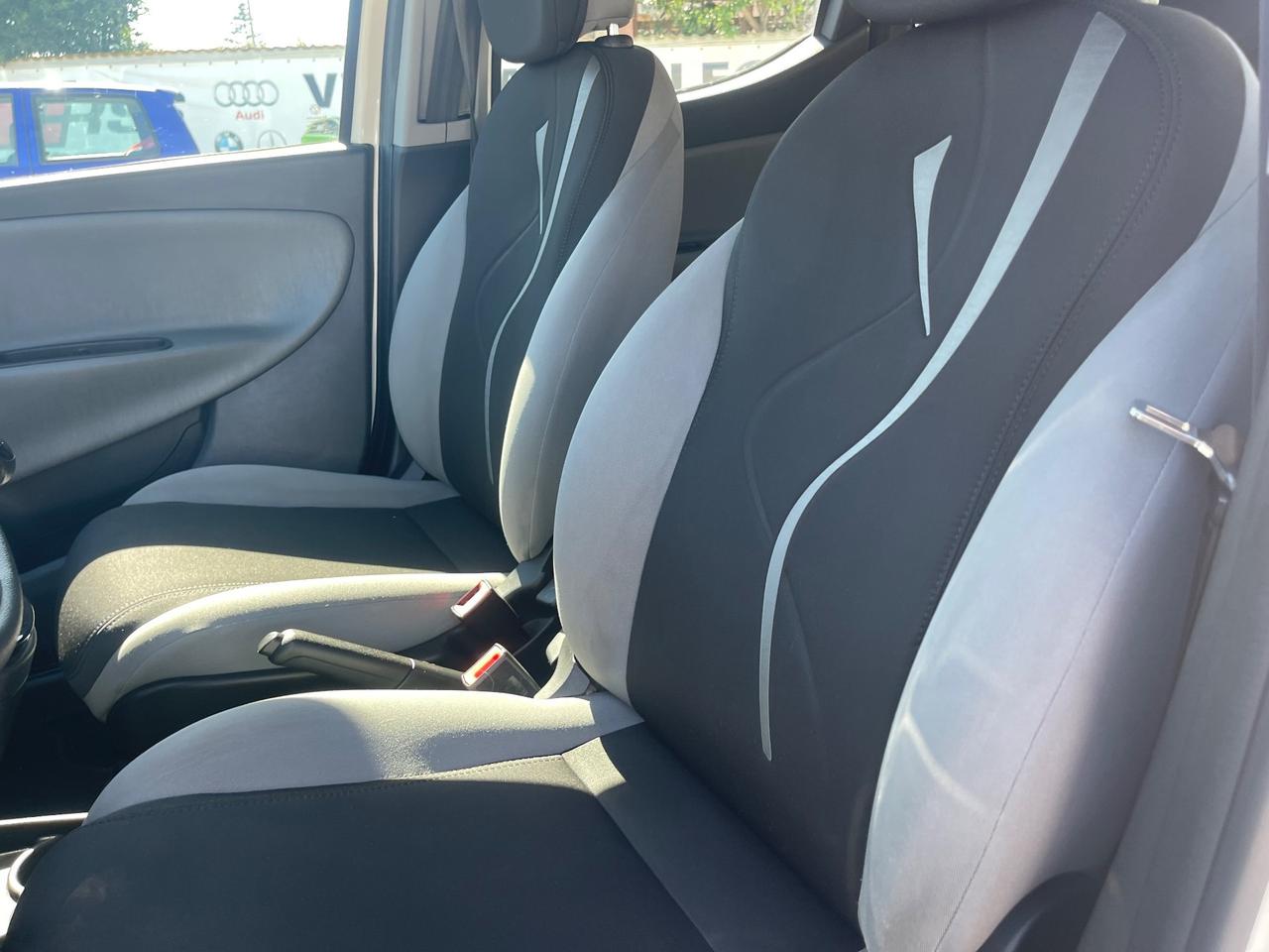 Lancia Ypsilon Gold 1.2 Fire 69cv