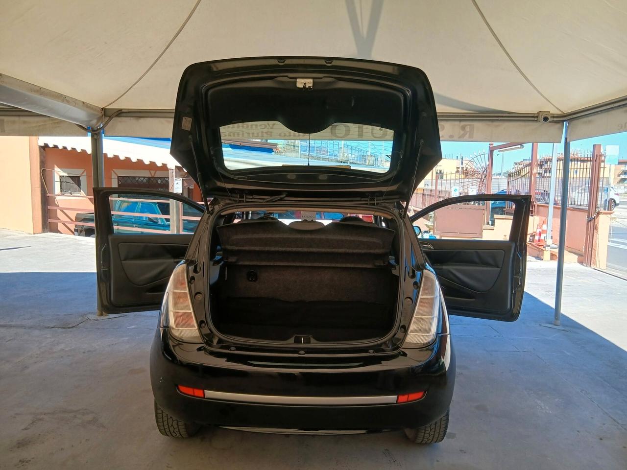 Lancia Ypsilon 1.3 MJT 75 CV full 06