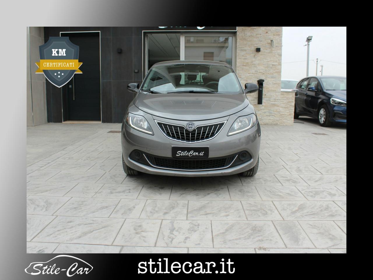Lancia Ypsilon 1.0 FireFly 5 porte S&S Hybrid Ecochic Silver