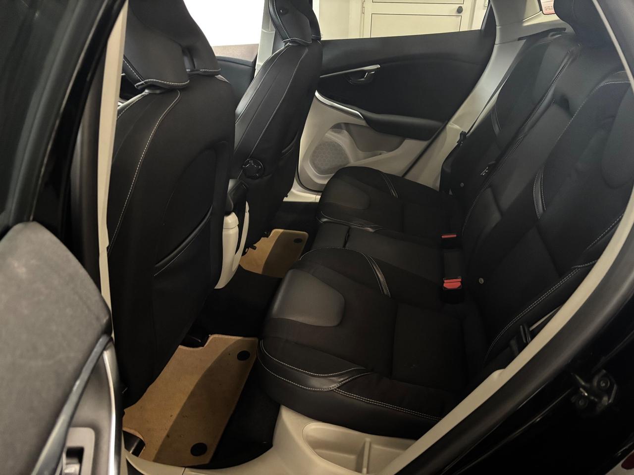 Volvo V40 D2 1.6 |INTERNI B-COLOR|TETTO|