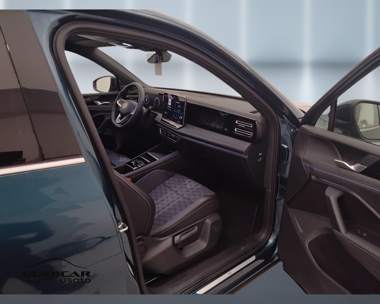 VOLKSWAGEN Tiguan III 2024 - Tiguan 2.0 tdi R-Line 150cv dsg