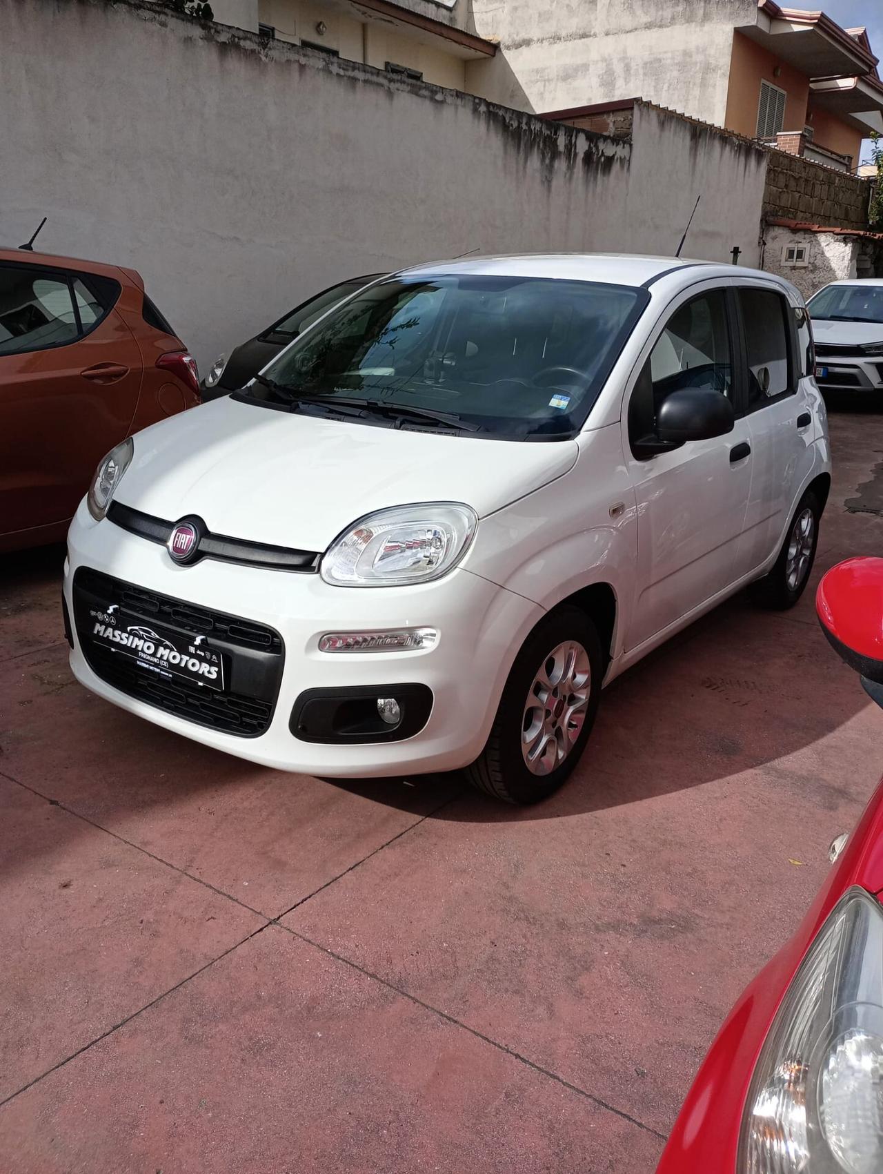 Fiat Panda 1.2 Lounge uconnect,pari al nuovo.