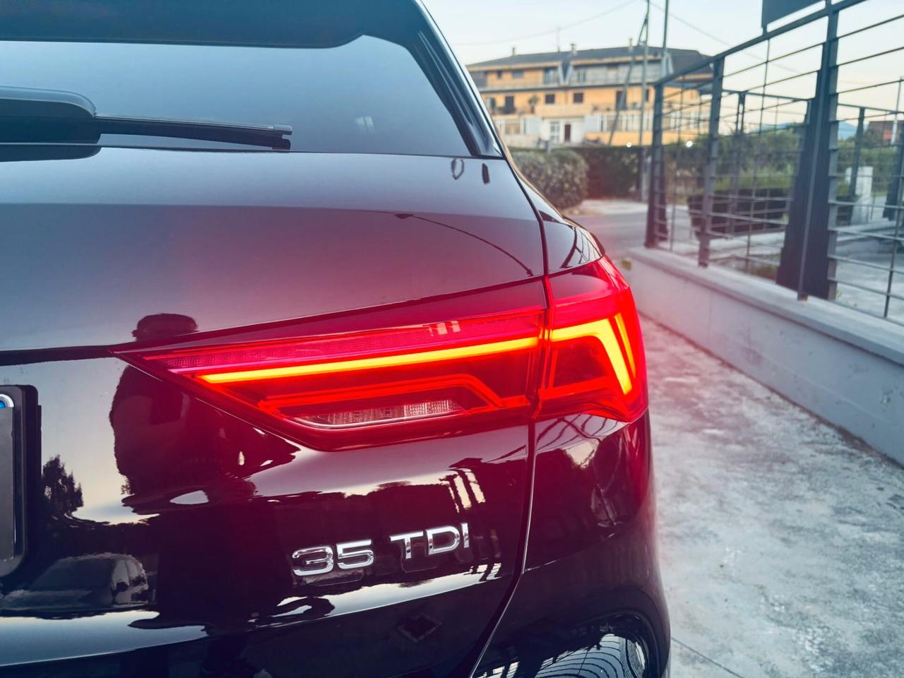 Audi Q3 2.0 TDI 150 CV S tronic line Edition