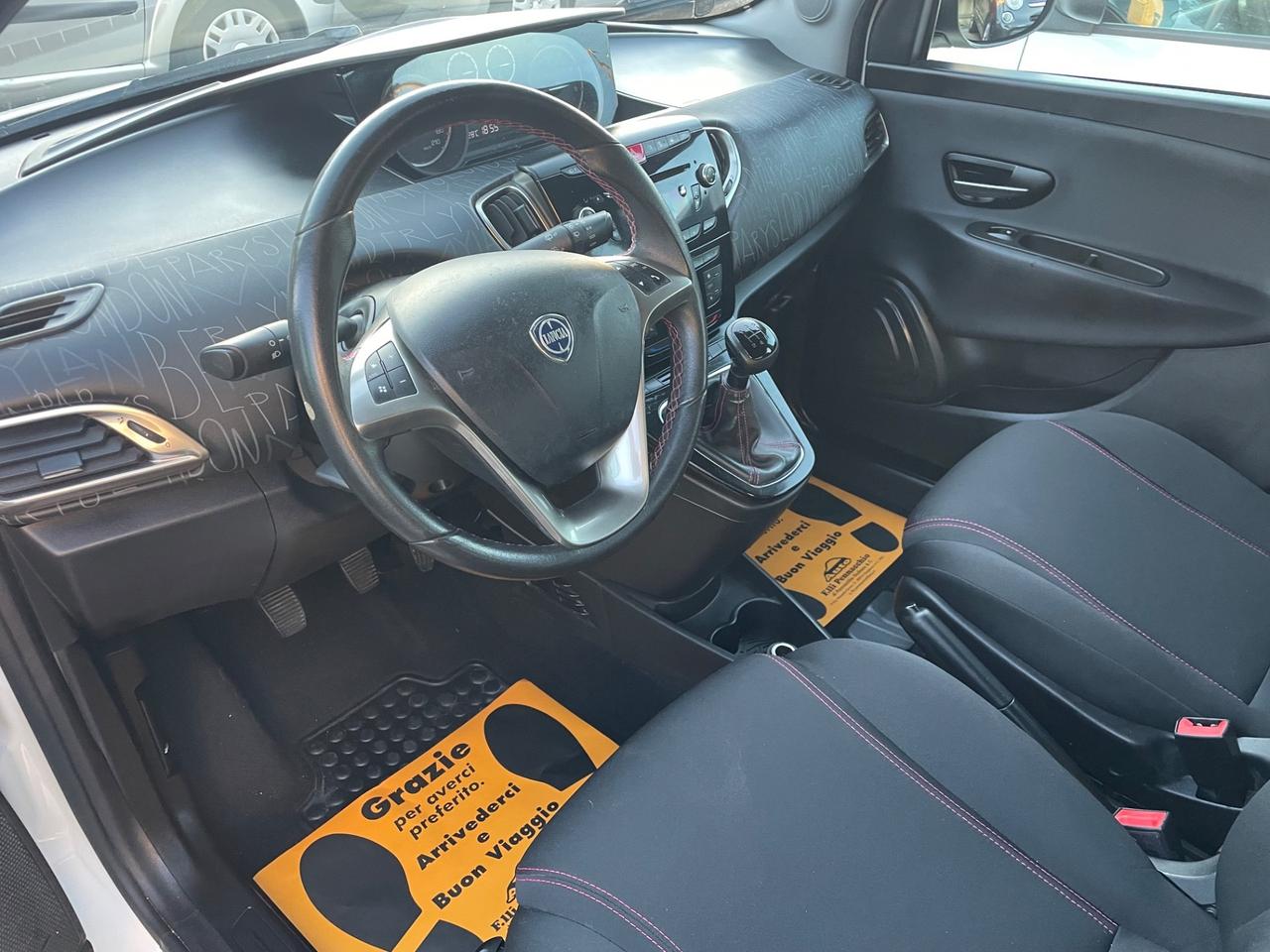 LANCIA YPSILON 1.3 DIESEL 95 (CV) 2013