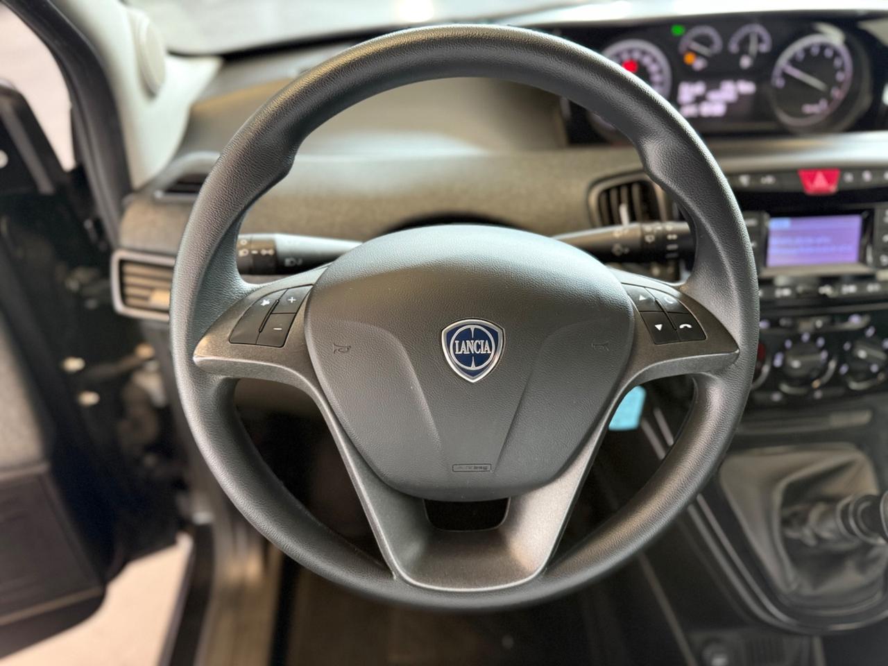 Lancia Ypsilon 1.0 FireFly 5 porte S&S Hybrid Silver