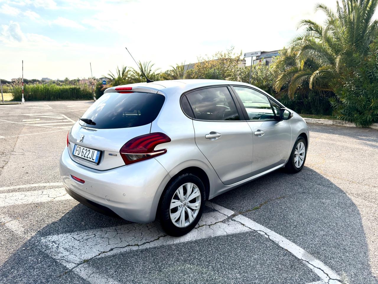 Peugeot 208 PureTech 82 5p. GPL Access