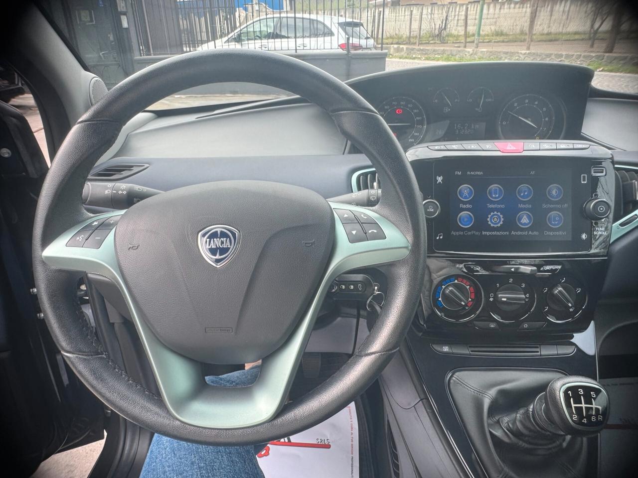 Lancia Ypsilon 1.0 FireFly 5 porte S&S Hybrid Gold Plus