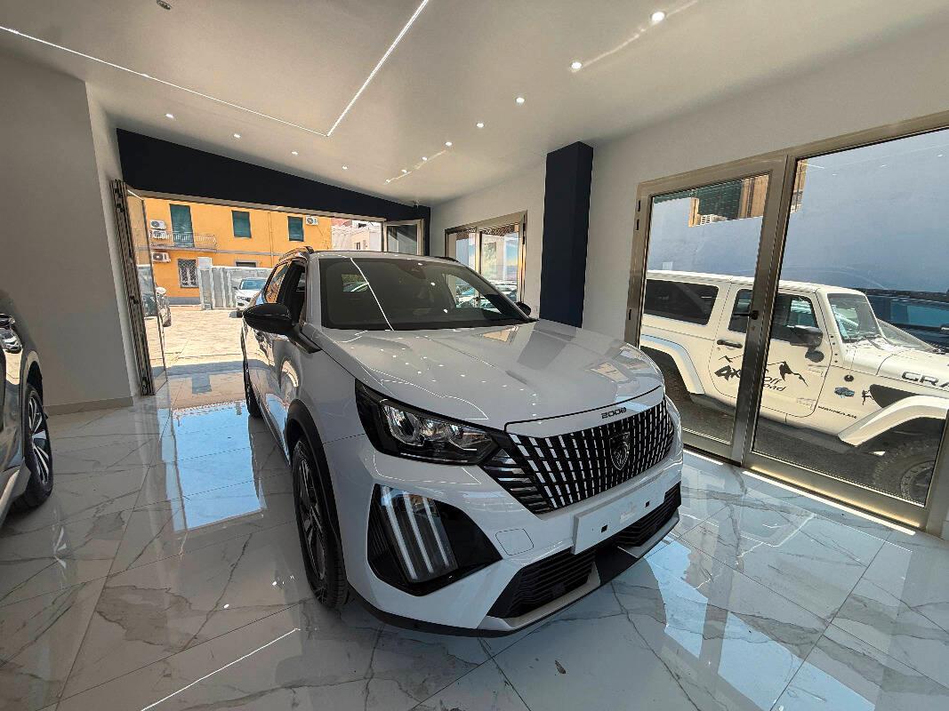 Peugeot 2008 PEUGEOT 2008 1.2 hybrid Allure 145cv e-dcs6 KM0