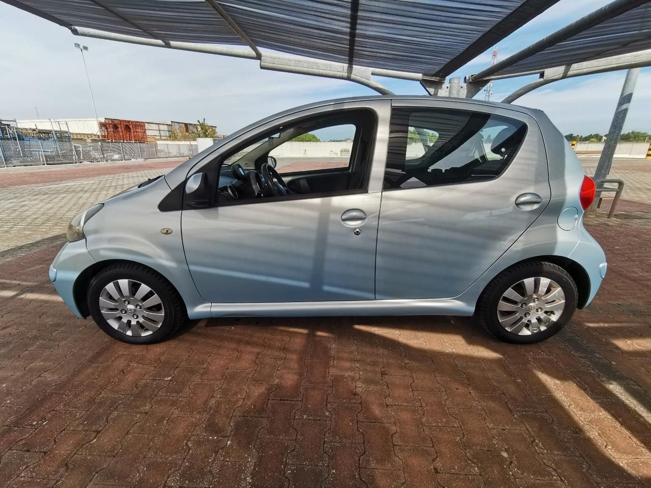 Toyota Aygo 1.0 12V VVT-i 5P. Sol autom