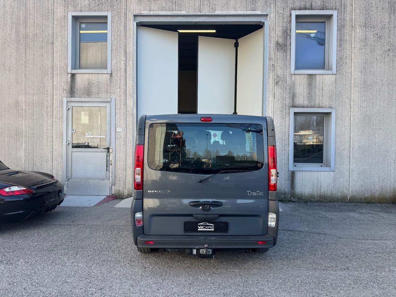 Renault Trafic 2.0 dci 9 posti
