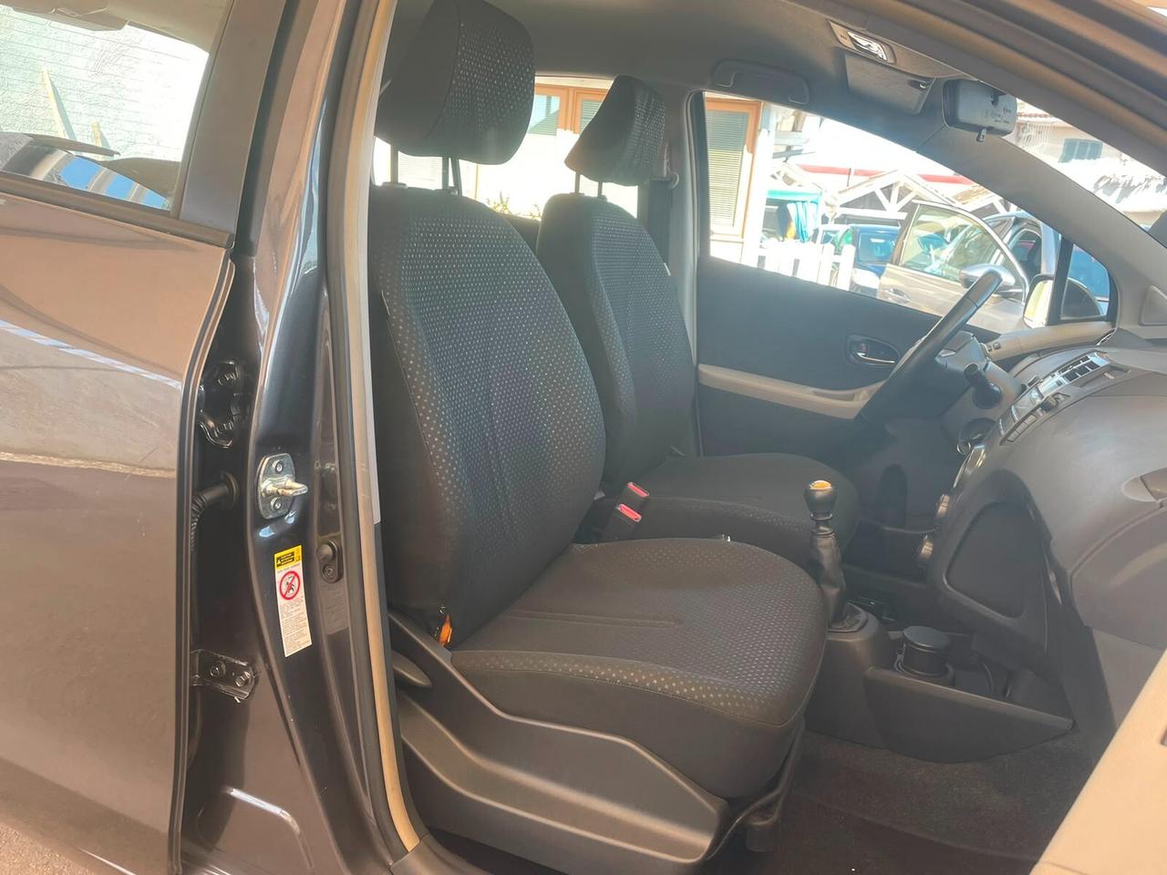 Toyota Yaris 1.4 D-4D DPF 5 porte Sol