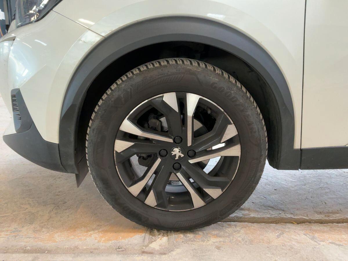 Peugeot 2008 PureTech 100 S&S Allure Pack- bianco perla