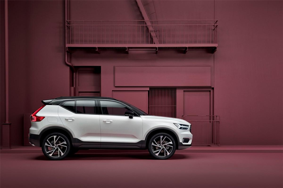 VOLVO XC40 - XC40 1.5 t5 phev R-design auto my21