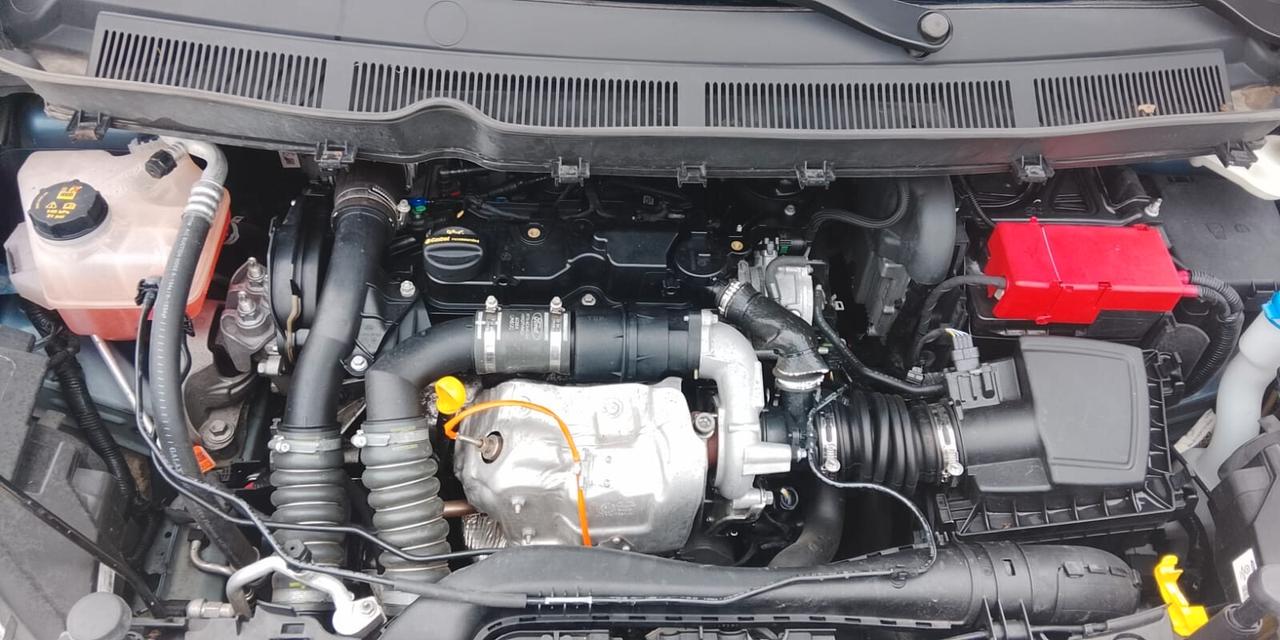 Ford Tourneo Courier 1.5 TDCI 100 CV S&S Plus
