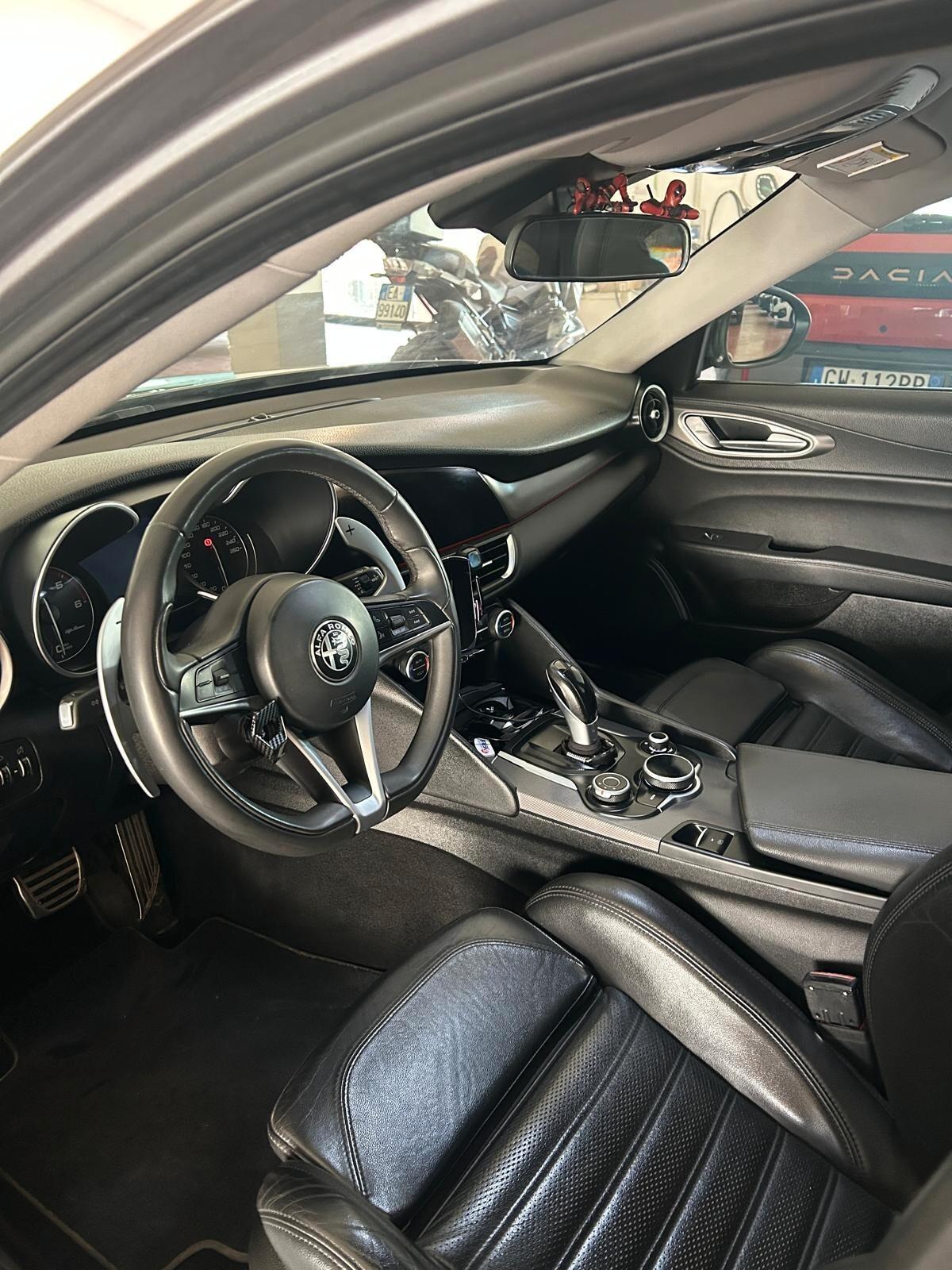 Alfa Romeo Giulia 2.2 Turbodiesel 210 CV AT8 AWD Q4 Veloce