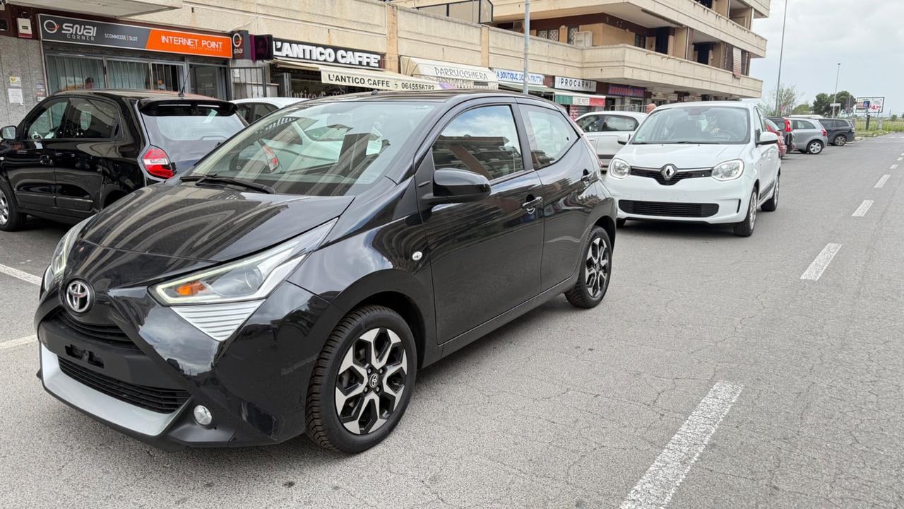 Toyota Aygo Connect 1.0 VVT-i 72 CV 5 porte x-cool LED NAVI CAR PLAY PDC BLUETOOTH CERCHI 16