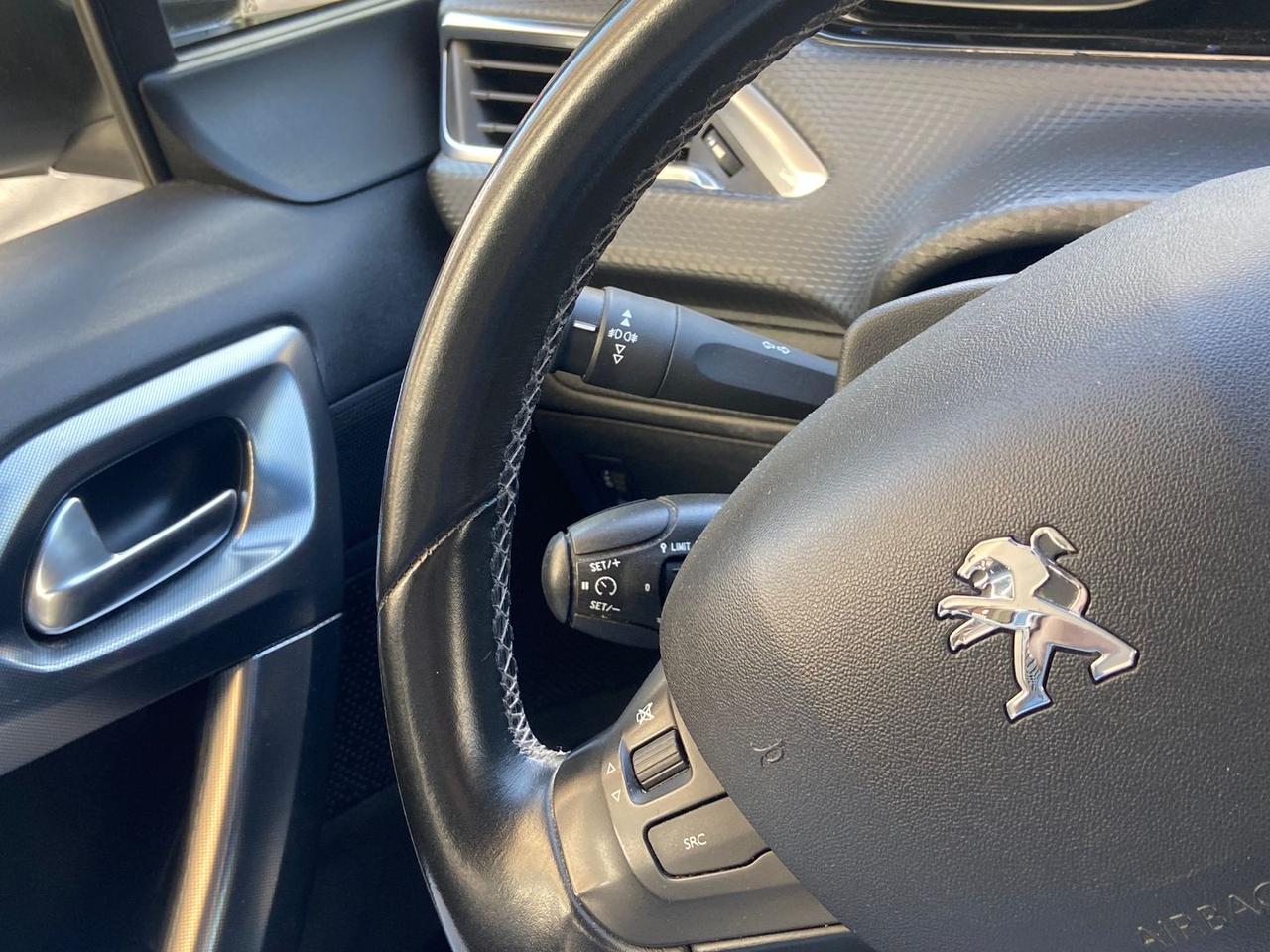 Peugeot 2008 Allure 1.5 Blue HDI 100 #11323