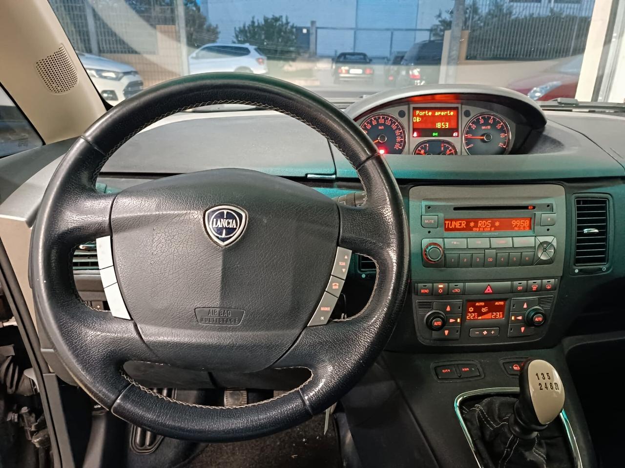 Lancia MUSA 1.4 16V Poltrona Frau