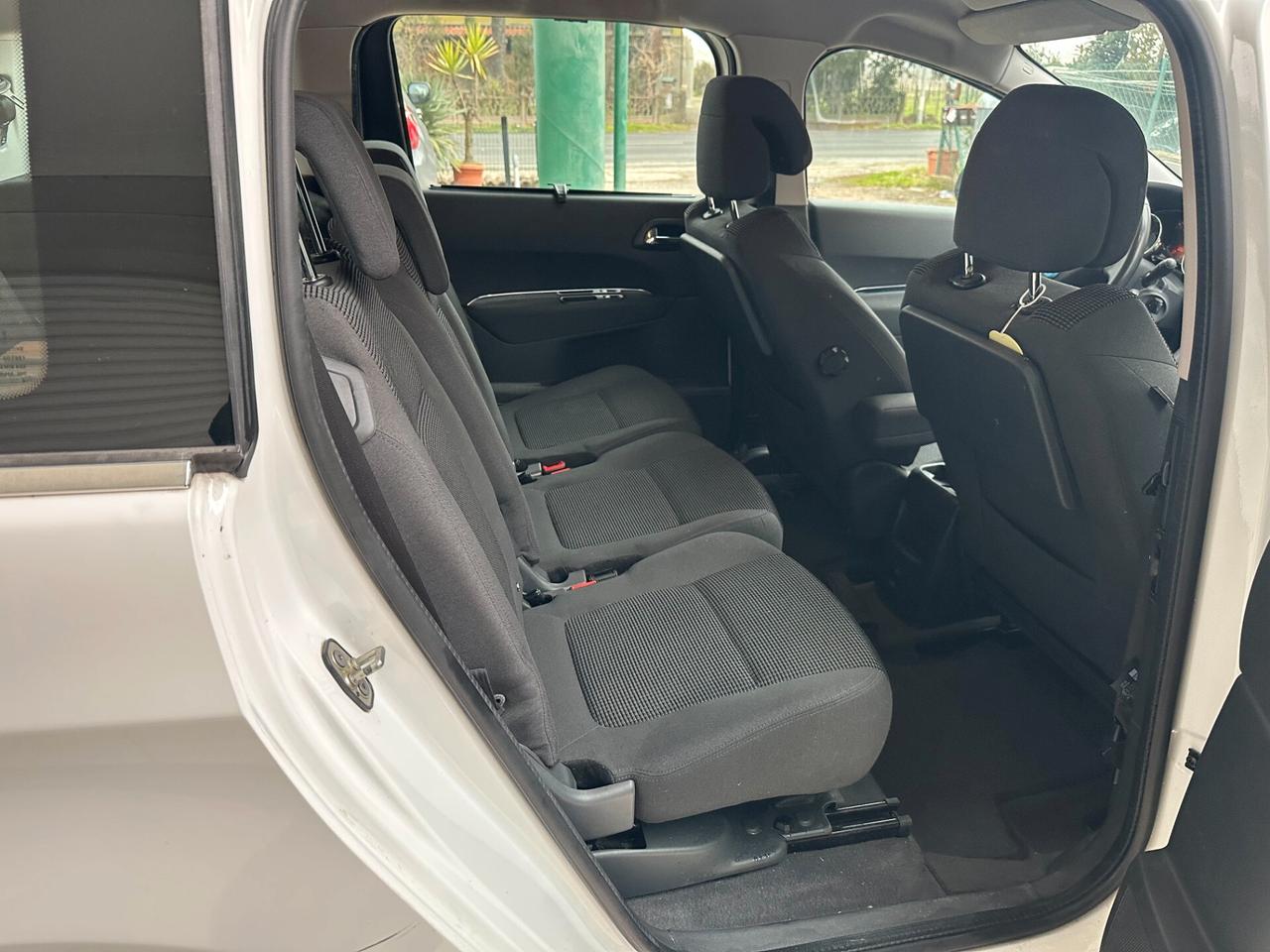 Peugeot 5008 1600 HDI AUT. 7 POSTI