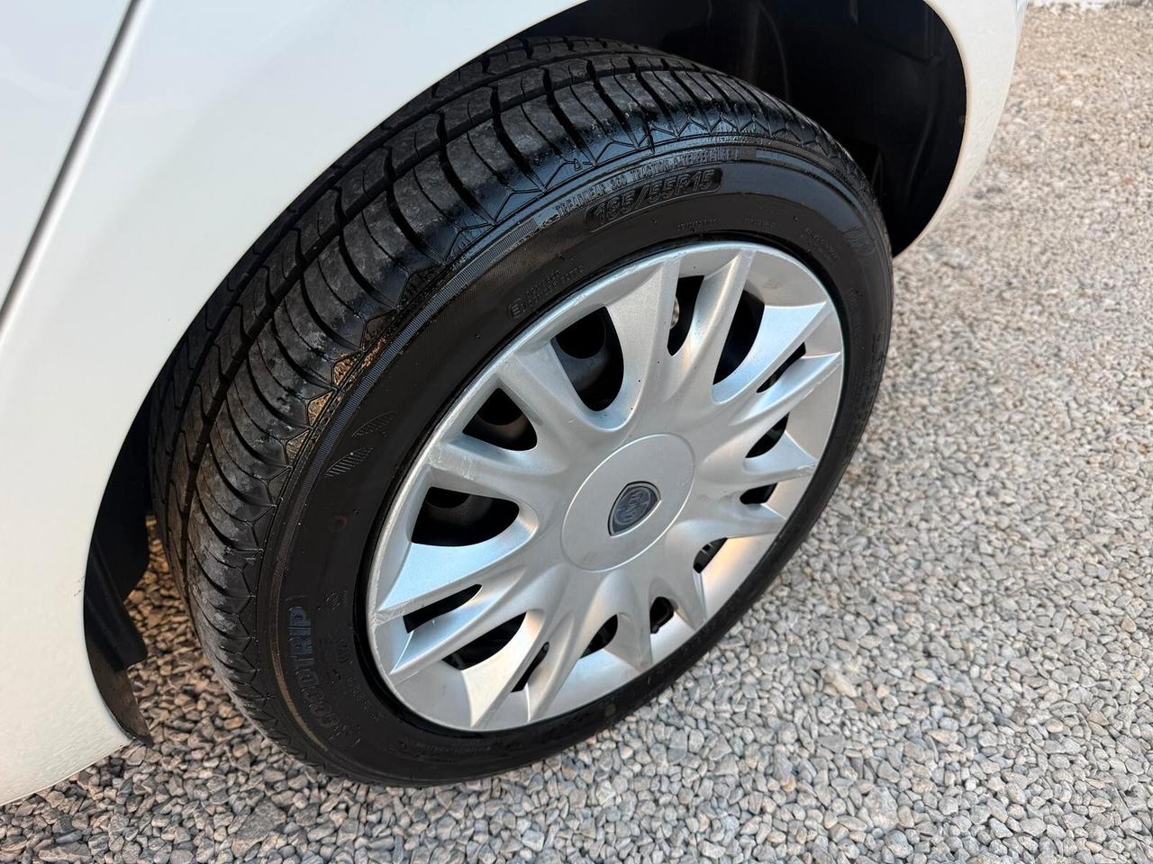 Lancia Ypsilon 1.2 69 CV 5 porte